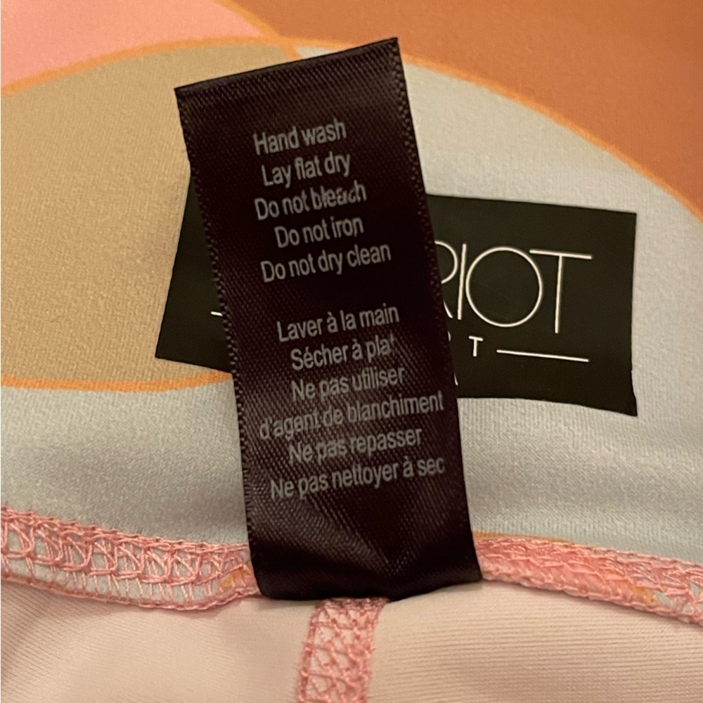 Beach Riot Multicolor Abstract Leggings - Picture 11 of 11